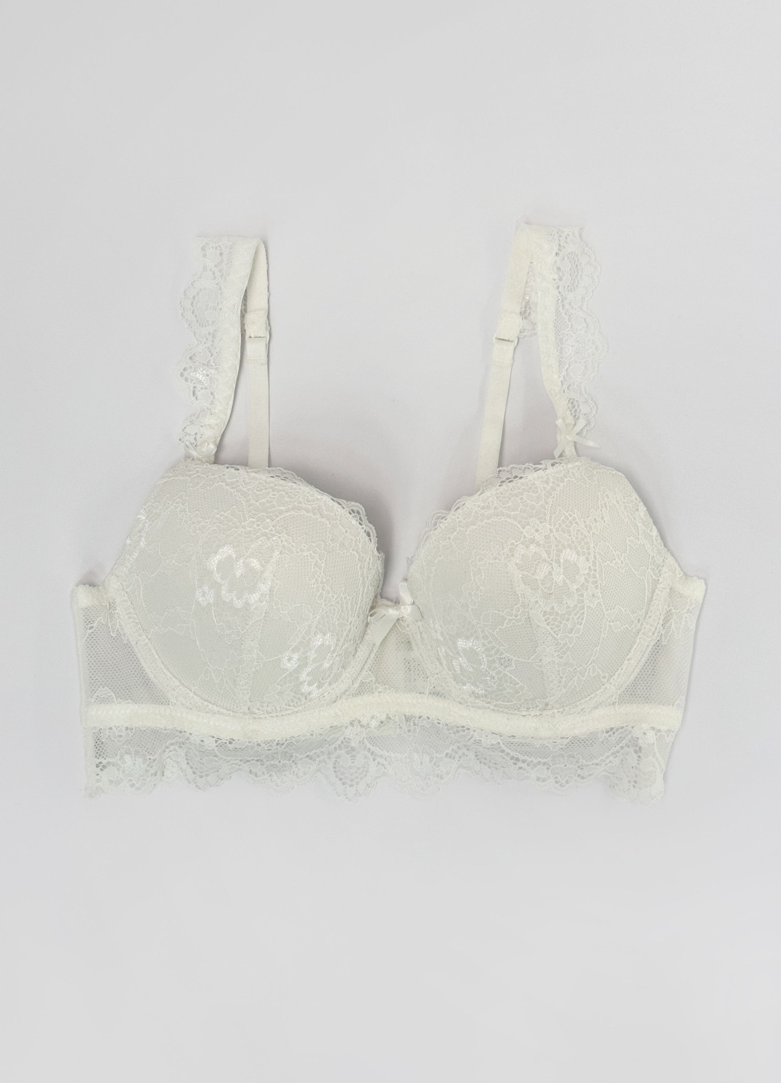 Бюстгальтерсіз қыз